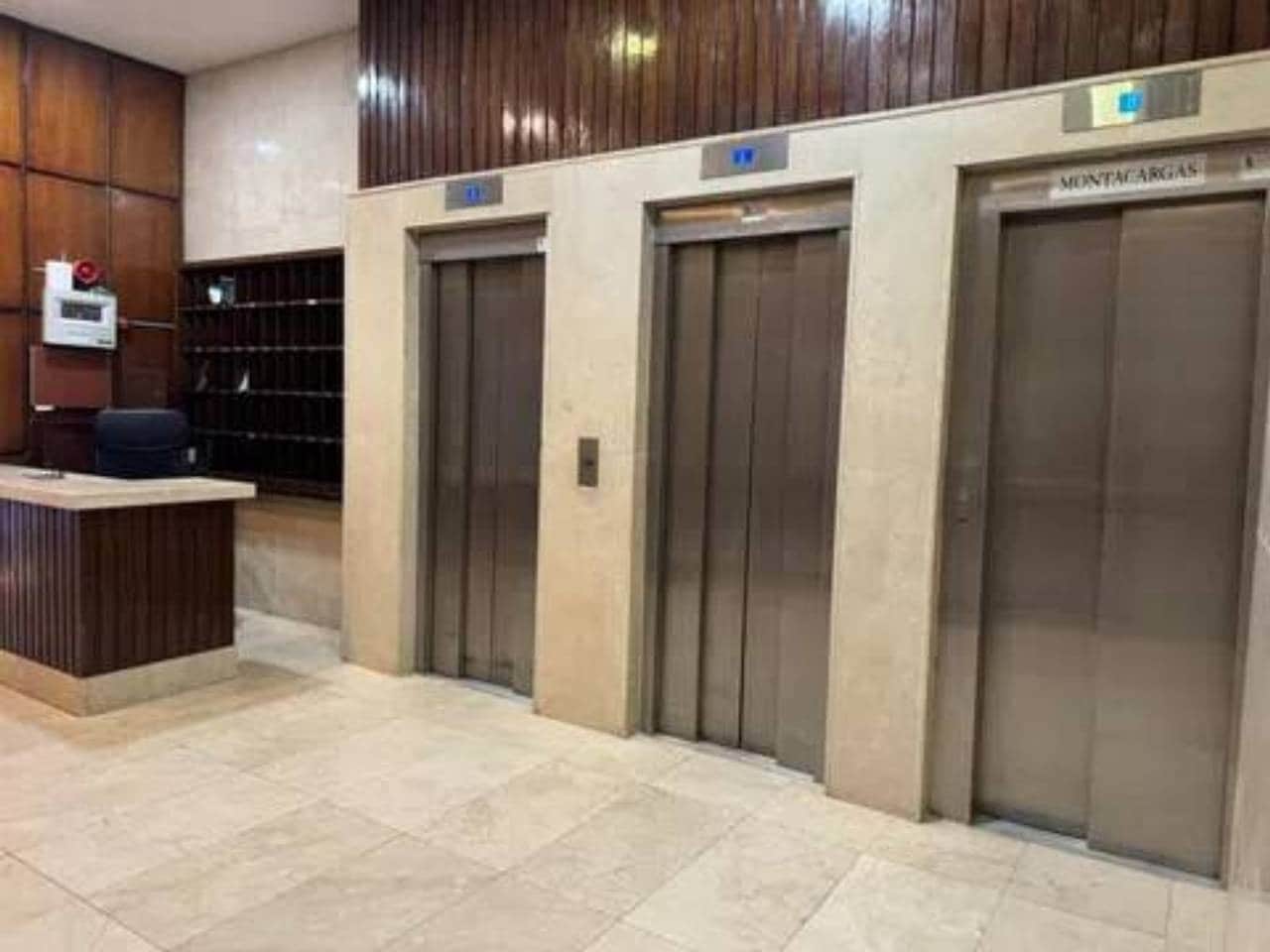 8 slaapkamer Flat te koop in Valencia stad met garage - € 1.300.000 (Ref: 9960226)