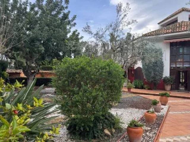 5 slaapkamer Villa te koop in Puig met zwembad garage - € 830.000 (Ref: 9960228)