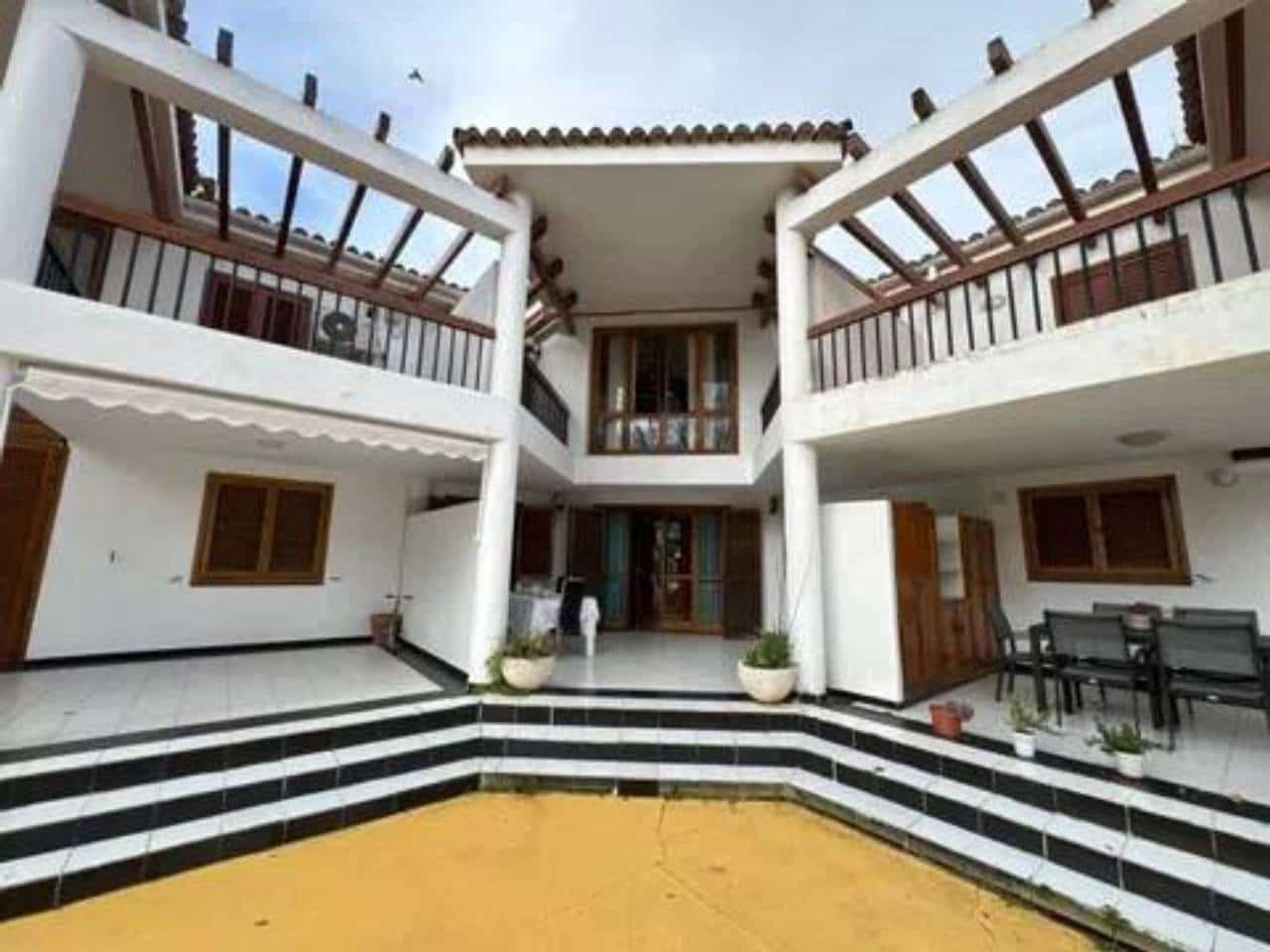 5 sypialnia Willa na sprzedaż w Puig z basenem garażem - 830 000 € (Ref: 9960228)