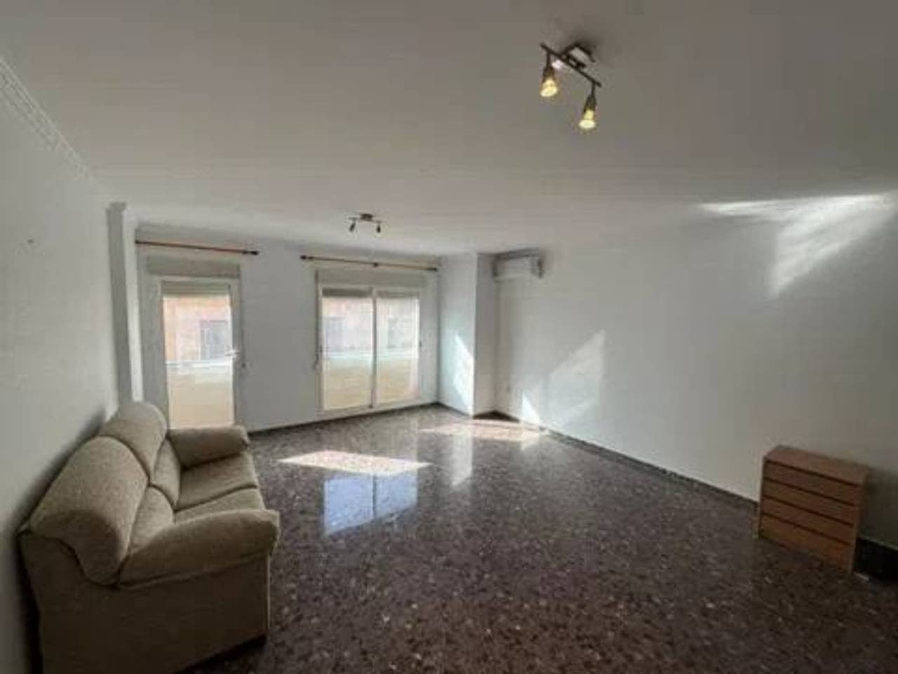 5 sypialnia Mieszkanie na sprzedaż w Gandia z garażem - 335 000 € (Ref: 9960229)