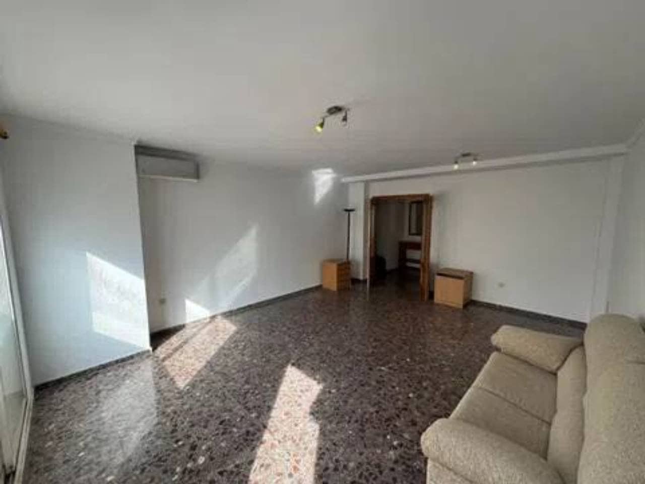 5 sypialnia Mieszkanie na sprzedaż w Gandia z garażem - 335 000 € (Ref: 9960229)