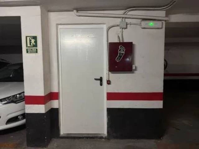Garage till salu i Valencia stad - 30 000 € (Ref: 9960230)