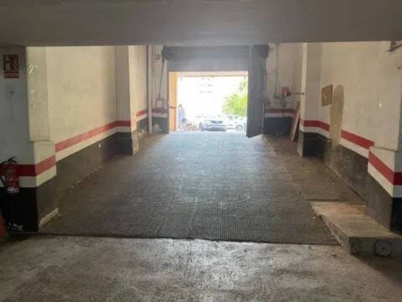 Garage till salu i Valencia stad - 30 000 € (Ref: 9960230)