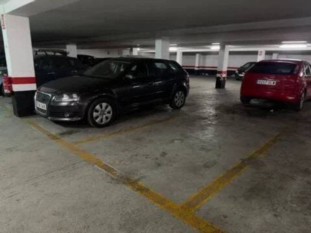Garage till salu i Valencia stad - 30 000 € (Ref: 9960230)