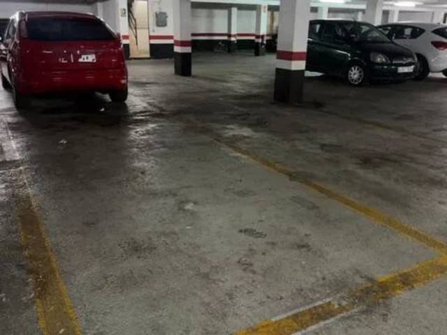 Garage till salu i Valencia stad - 30 000 € (Ref: 9960230)