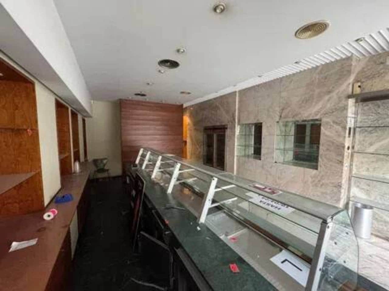 Erhverv til leje i Valencia by - € 2.200 (Ref: 9960231)