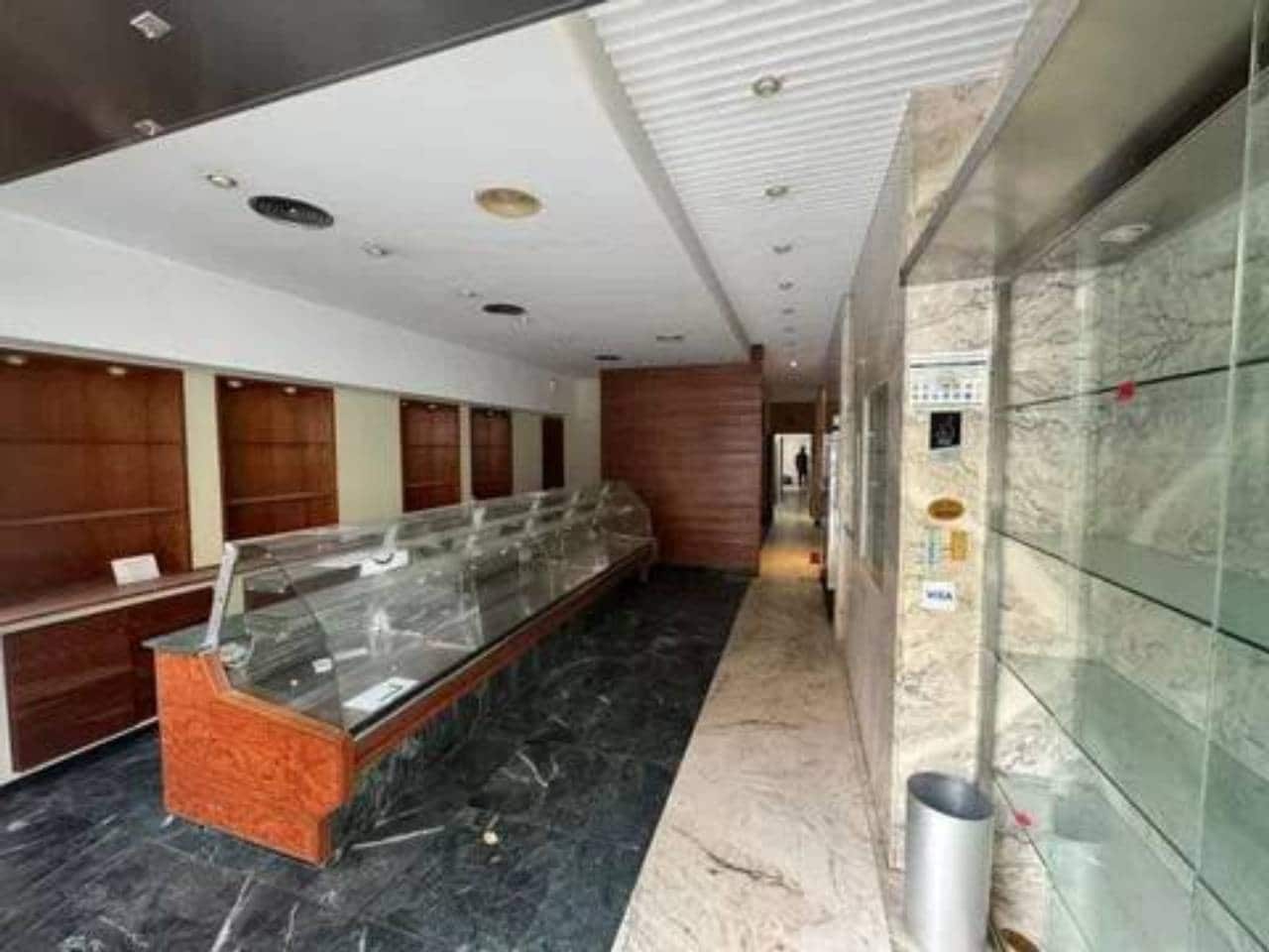Erhverv til leje i Valencia by - € 2.200 (Ref: 9960231)