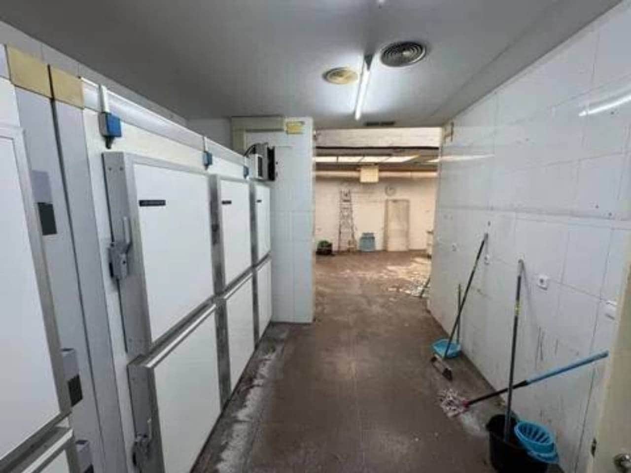 Commercieel te koop in Valencia stad - € 385.000 (Ref: 9960232)