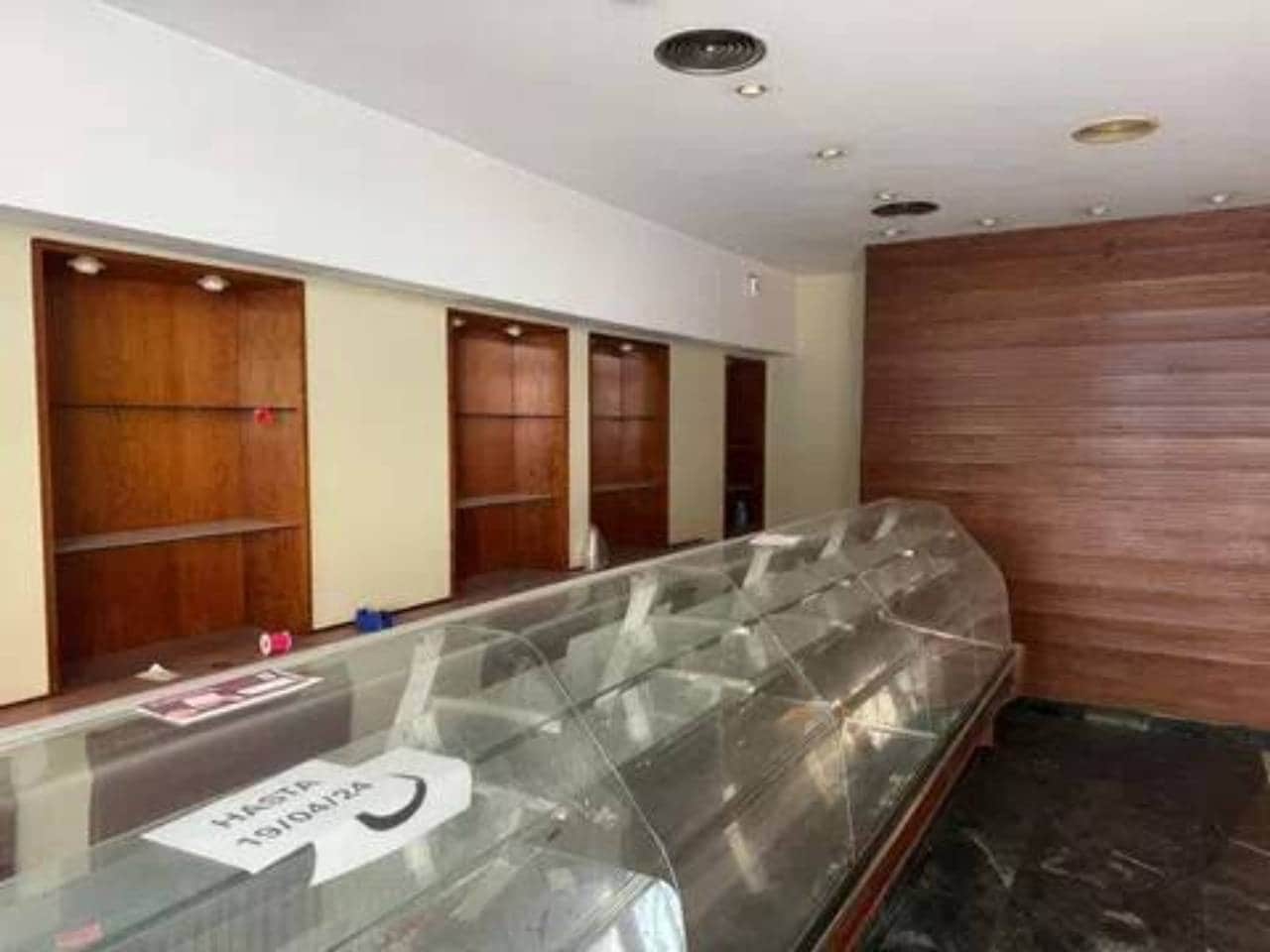 Commercieel te koop in Valencia stad - € 385.000 (Ref: 9960232)