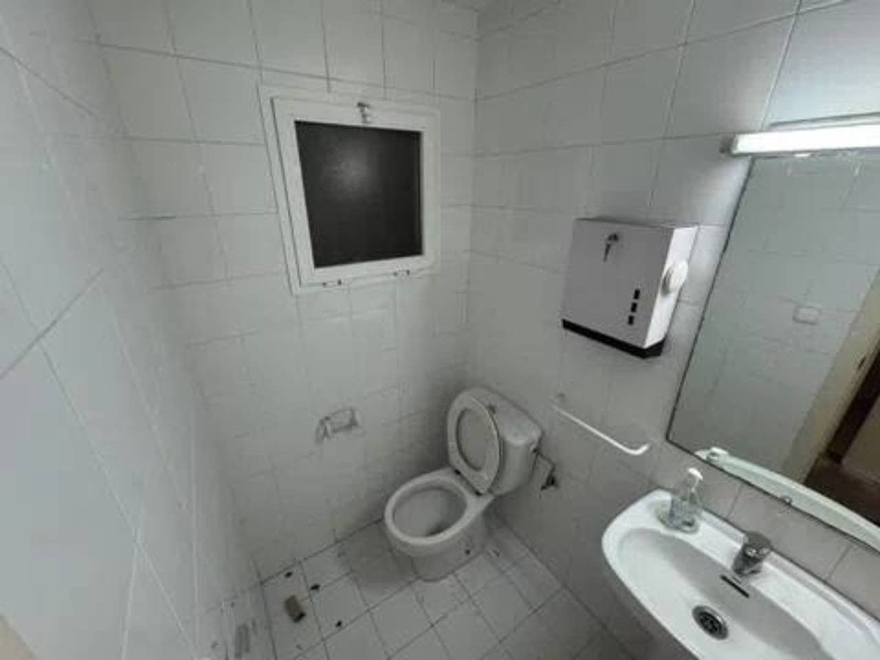 Commercieel te koop in Valencia stad - € 385.000 (Ref: 9960232)