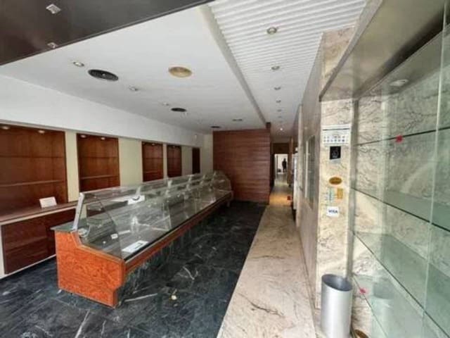 Commercieel te koop in El Grau, Valencia stad - € 385.000 (Ref: 9960232)
