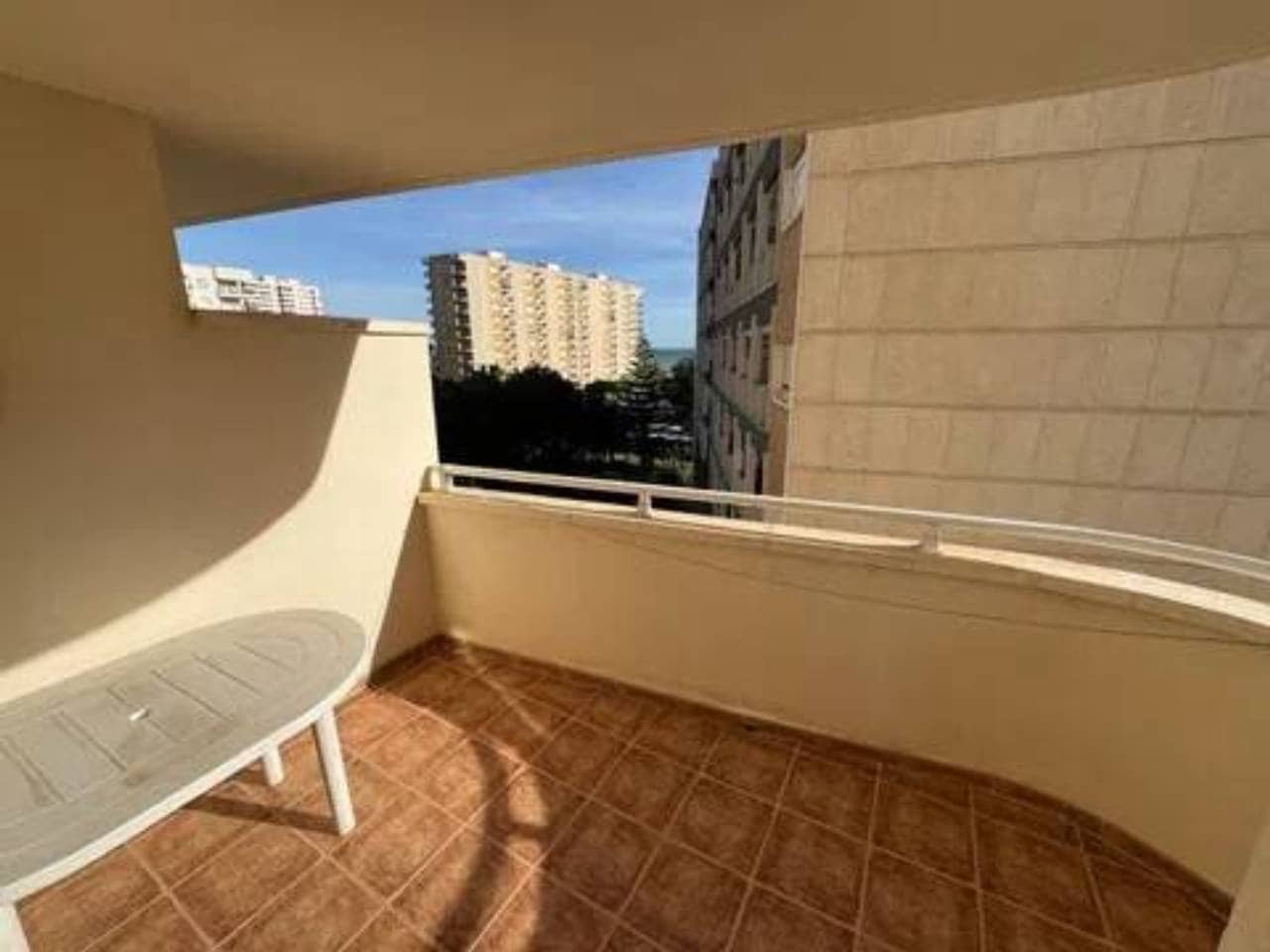 3 sypialnia Mieszkanie na sprzedaż w Gandia z basenem garażem - 325 000 € (Ref: 9960236)
