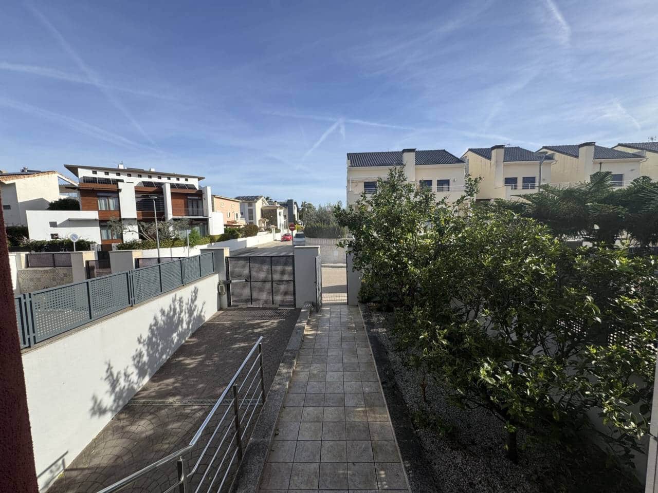 3 bedroom Townhouse for sale in Gandia with garage - € 425,000 (Ref: 9960239)