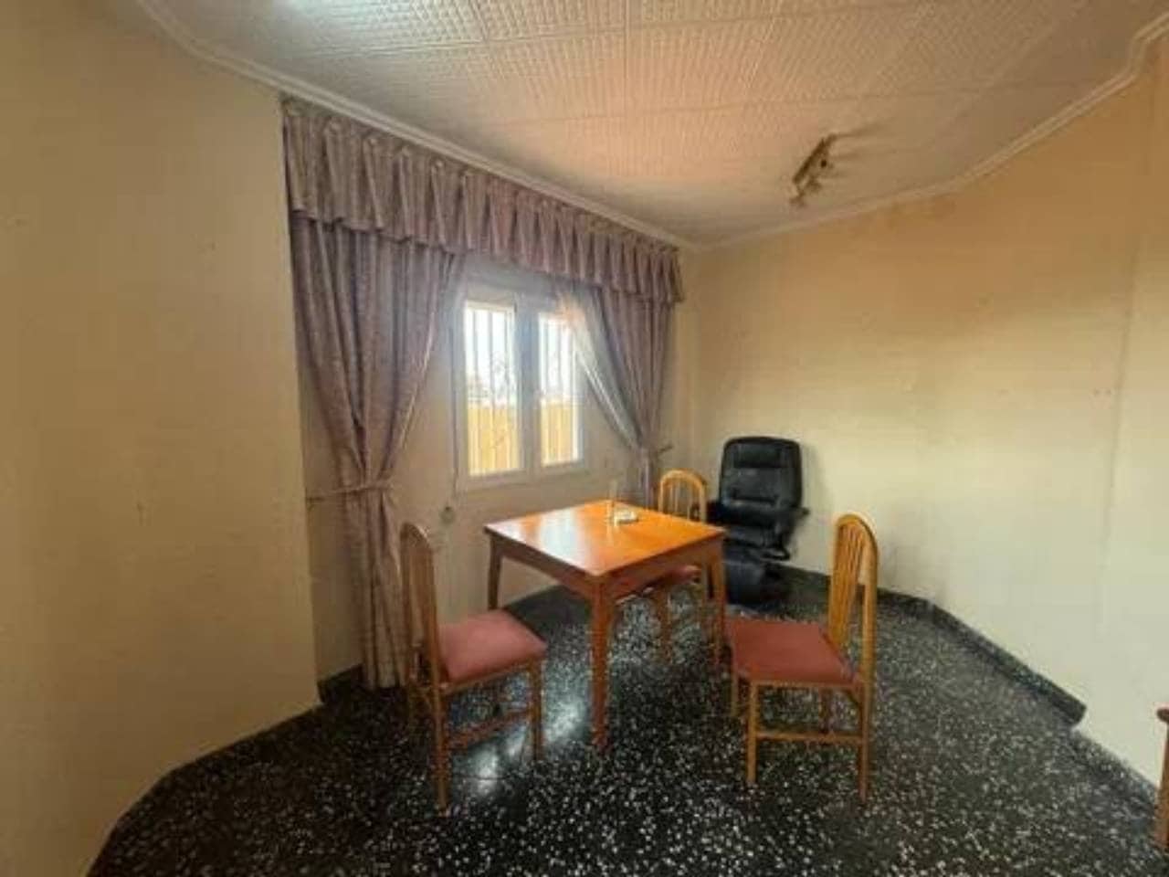 4 bedroom Penthouse for sale in Valencia city - € 520,000 (Ref: 9960241)