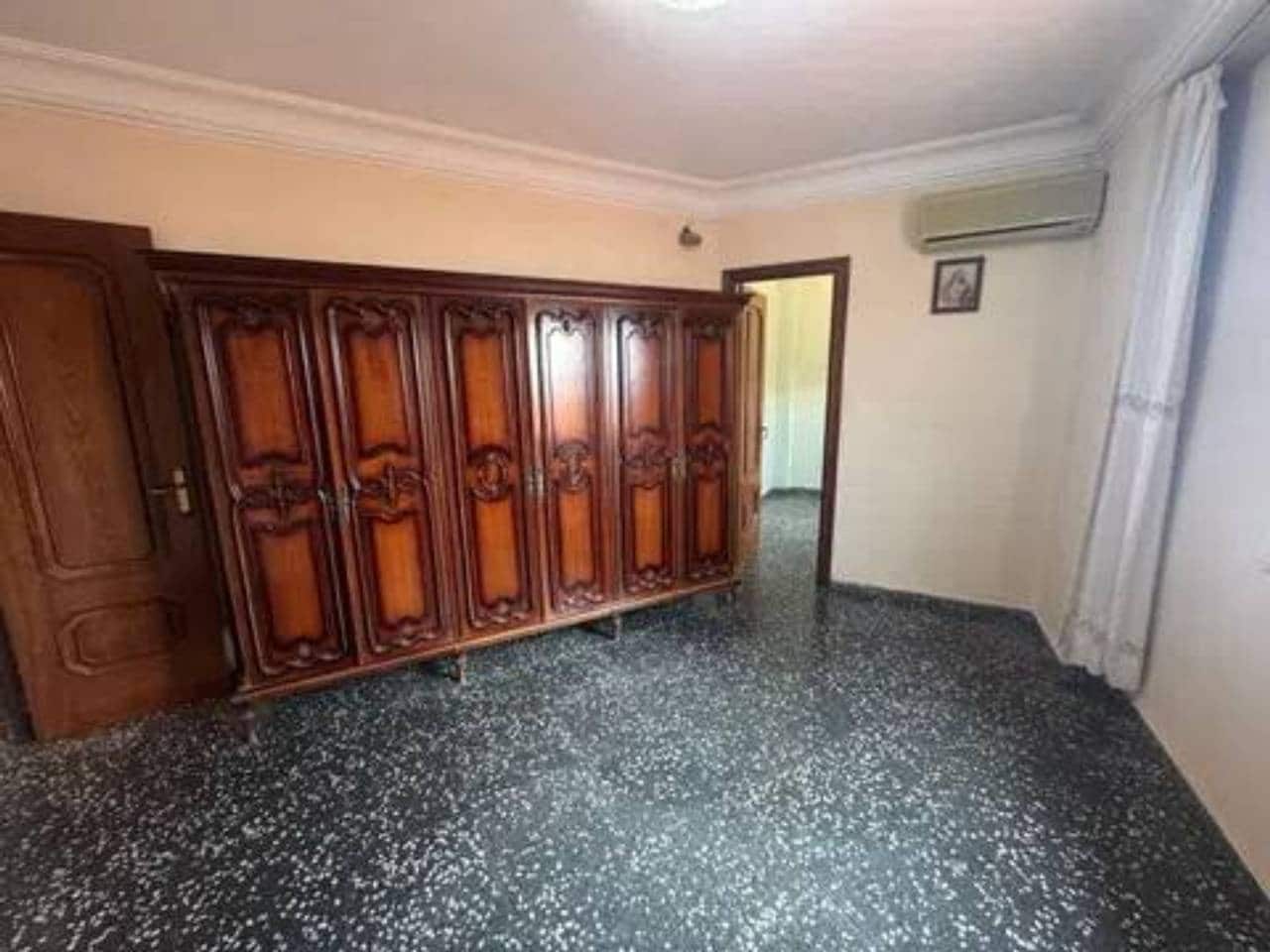 4 bedroom Penthouse for sale in Valencia city - € 520,000 (Ref: 9960241)