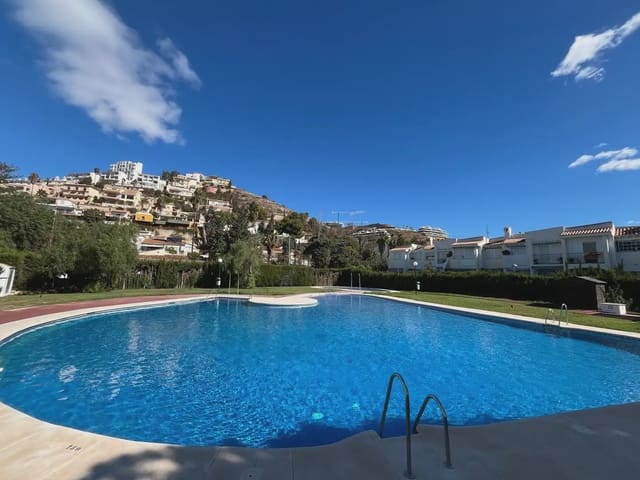 3 camera da letto Casa da affittare in Rincón de la Victoria con piscina garage - 1.900 € (Rif: 9946132)