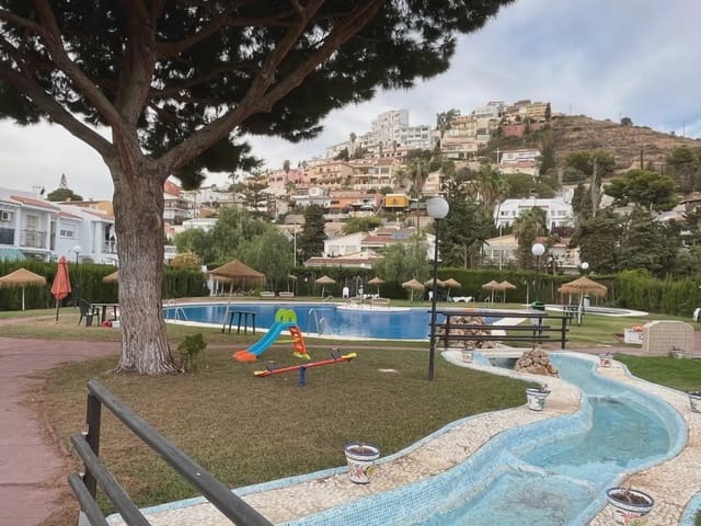 3 camera da letto Casa da affittare in Rincón de la Victoria con piscina garage - 1.900 € (Rif: 9946132)
