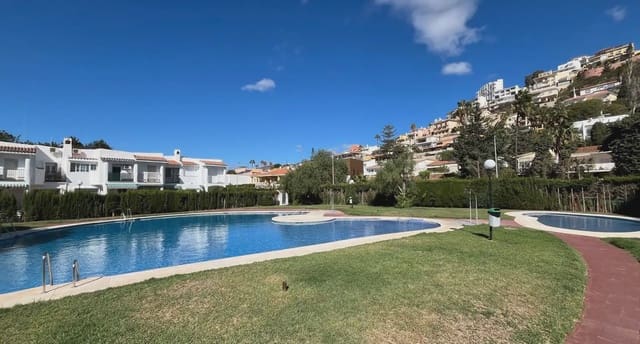 3 camera da letto Casa da affittare in Rincón de la Victoria con piscina garage - 1.900 € (Rif: 9946132)
