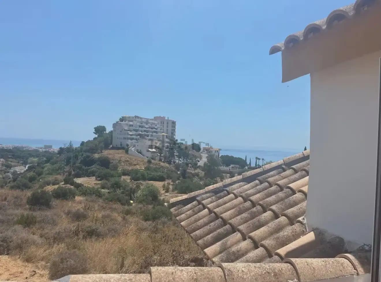 3 soveværelse Semi-Rækkehus til leje i Benalmadena med garage - € 1.900 (Ref: 9946143)