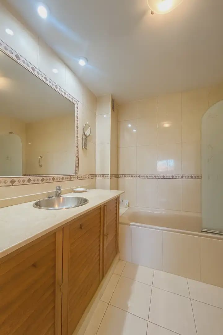 2 makuuhuone Asunto myytävänä paikassa Fuengirola mukana uima-altaan - 298 000 € (Ref: 9946148)