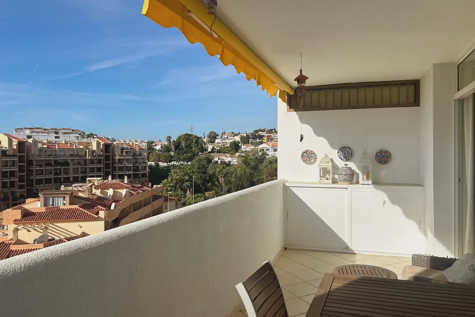 2 makuuhuone Asunto myytävänä paikassa Fuengirola mukana uima-altaan - 298 000 € (Ref: 9946148)
