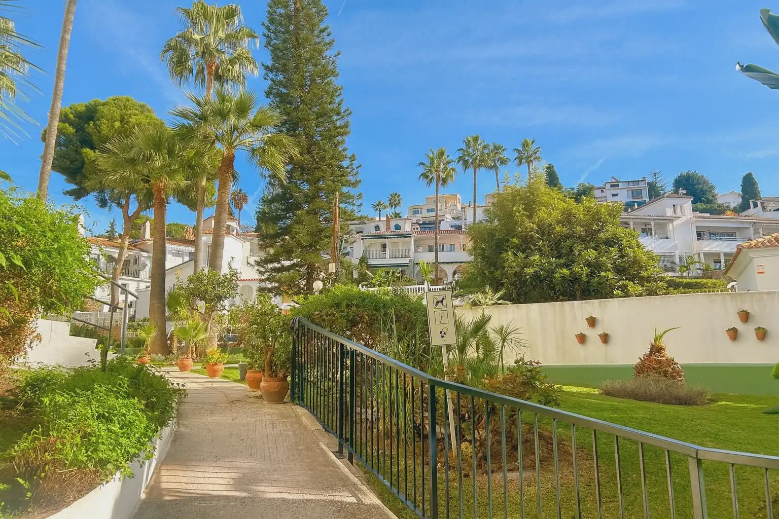 2 makuuhuone Asunto myytävänä paikassa Fuengirola mukana uima-altaan - 298 000 € (Ref: 9946148)