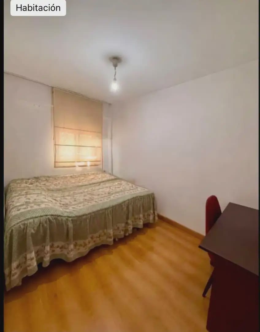 3 Zimmer Wohnung zu vermieten in Malaga Stadt mit Garage - 1.300 € (Ref: 9994660)