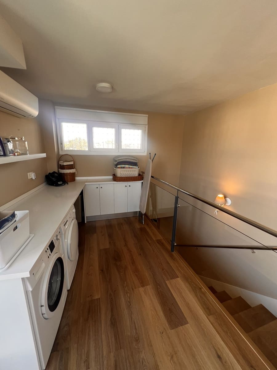 3 bedroom Terraced Villa for rent in Churriana de la Vega with garage - € 2,100 (Ref: 9944556)