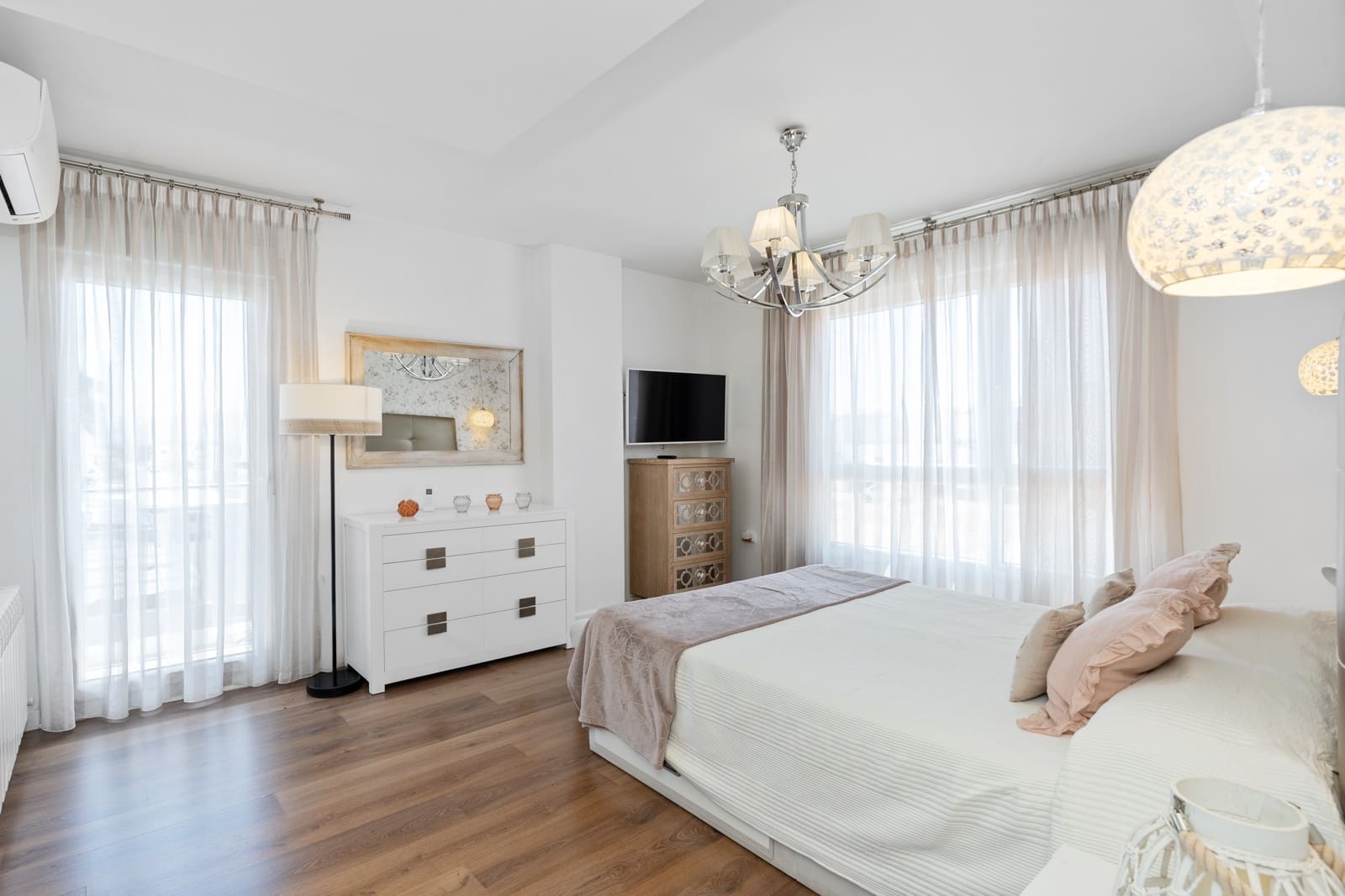 3 makuuhuone Rivitalo vuokrattavana paikassa Churriana de la Vega mukana 
autotalli - 2 100 € (Ref: 9944556)