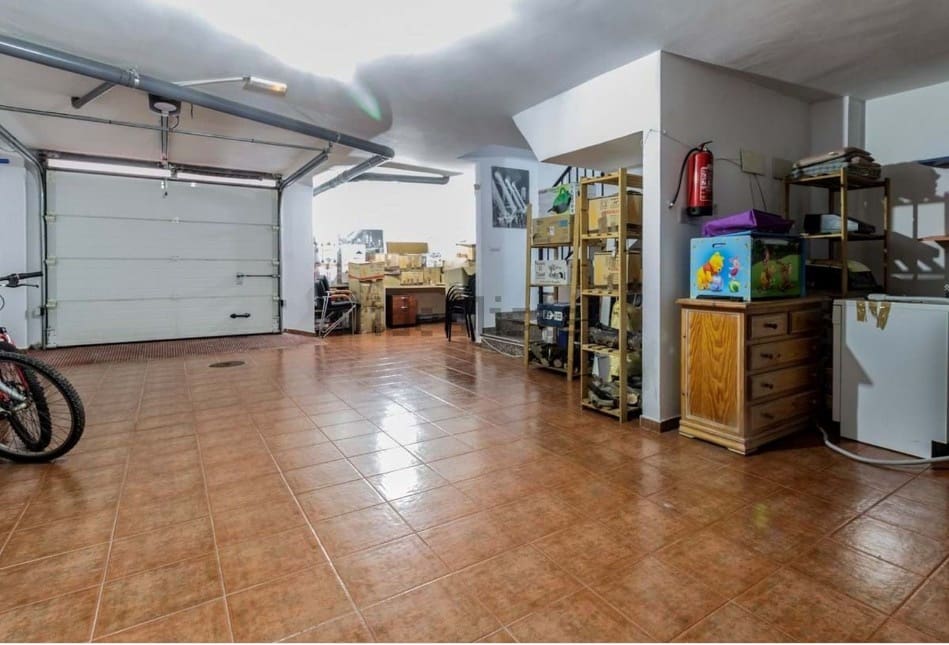 3 soveværelse Semi-Rækkehus til salg i Almeria by med garage - € 390.000 (Ref: 9955522)