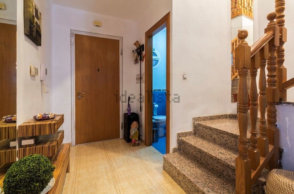 3 soveværelse Semi-Rækkehus til salg i Almeria by med garage - € 390.000 (Ref: 9955522)