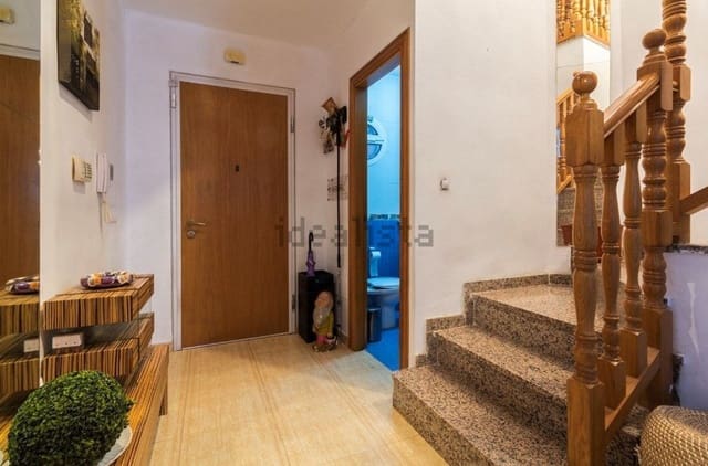 3 soveværelse Semi-Rækkehus til salg i Almería by med garage - € 390.000 (Ref: 9955522)
