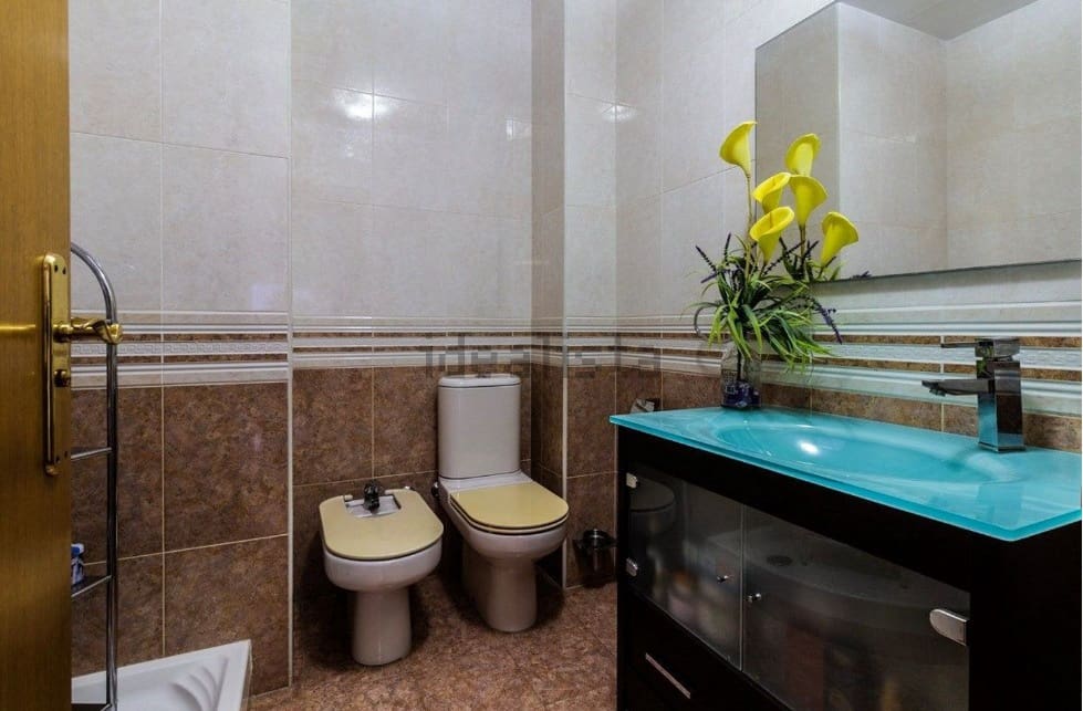 3 soveværelse Semi-Rækkehus til salg i Almeria by med garage - € 390.000 (Ref: 9955522)