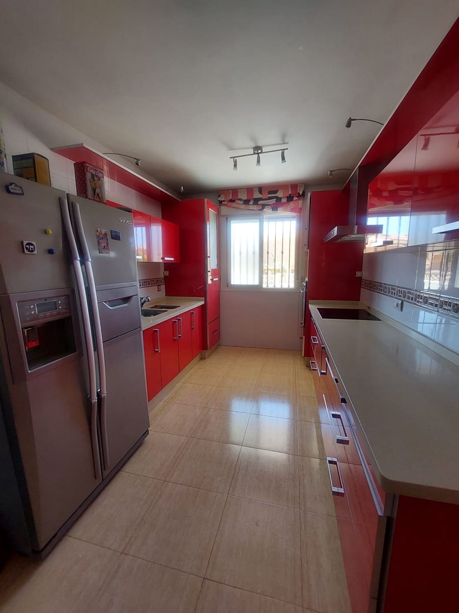 3 soveværelse Semi-Rækkehus til salg i Almeria by med garage - € 390.000 (Ref: 9955522)