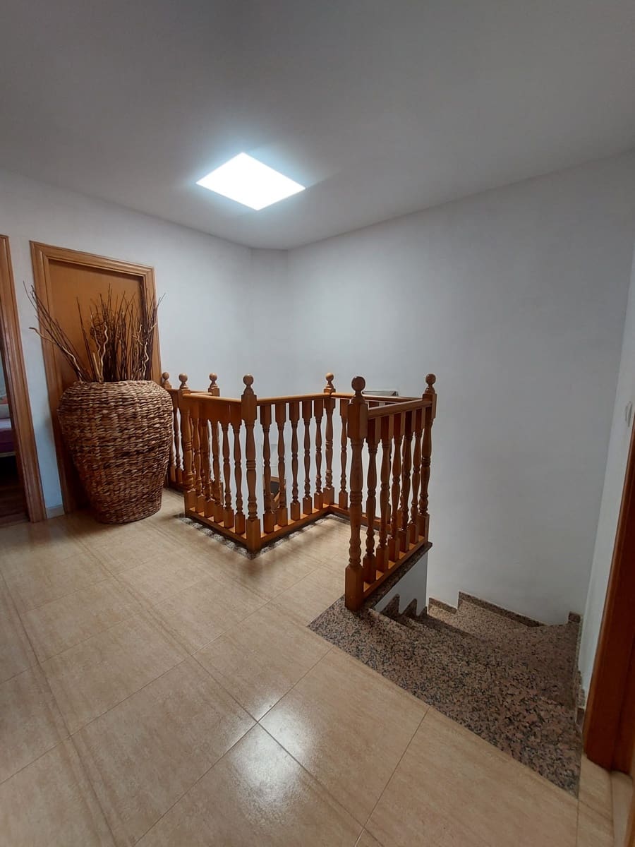 3 soveværelse Semi-Rækkehus til salg i Almeria by med garage - € 390.000 (Ref: 9955522)