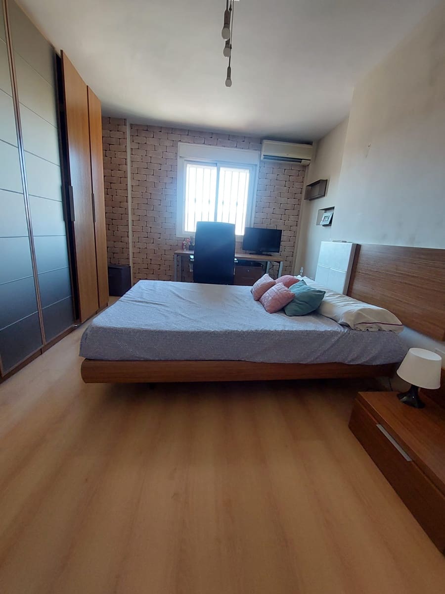 3 soveværelse Semi-Rækkehus til salg i Almeria by med garage - € 390.000 (Ref: 9955522)