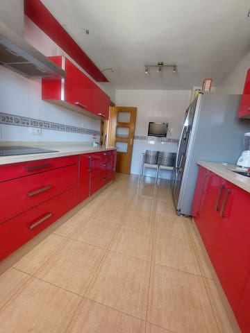 3 soveværelse Semi-Rækkehus til salg i Almería by med garage - € 390.000 (Ref: 9955522)