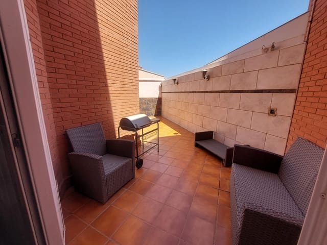 3 soveværelse Semi-Rækkehus til salg i Almería by med garage - € 390.000 (Ref: 9955522)