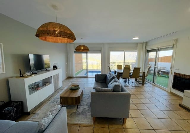 Chalet de 3 habitaciones en Callosa d'En Sarrià en venta con piscina garaje - 300.000 € (Ref: 9944913)
