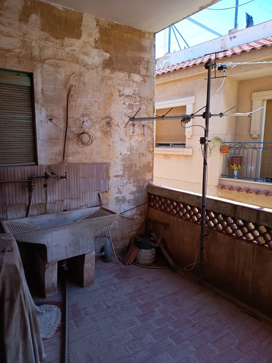 Pension zu verkaufen in Alicante / Alacant Stadt mit Garage - 165.000 € (Ref: 10024695)