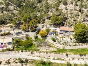 Chalet de 8 habitaciones en Jijona / Xixona en venta con piscina garaje - 710.000 € (Ref: 9964300)