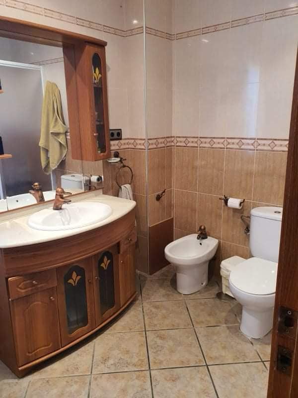 5 soverom Villa til salgs i Alicante by med svømmebasseng garasje - € 520 000 (Ref: 9964376)