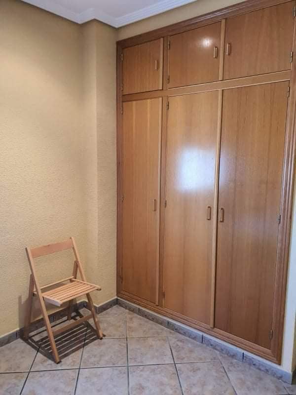 5 soverom Villa til salgs i Alicante by med svømmebasseng garasje - € 520 000 (Ref: 9964376)