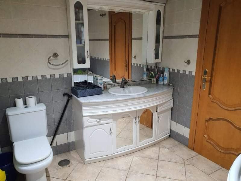 5 soverom Villa til salgs i Alicante by med svømmebasseng garasje - € 520 000 (Ref: 9964376)