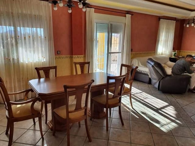 5 soverom Villa til salgs i Fontcalent, Alicante by med svømmebasseng garasje - € 520 000 (Ref: 9964376)