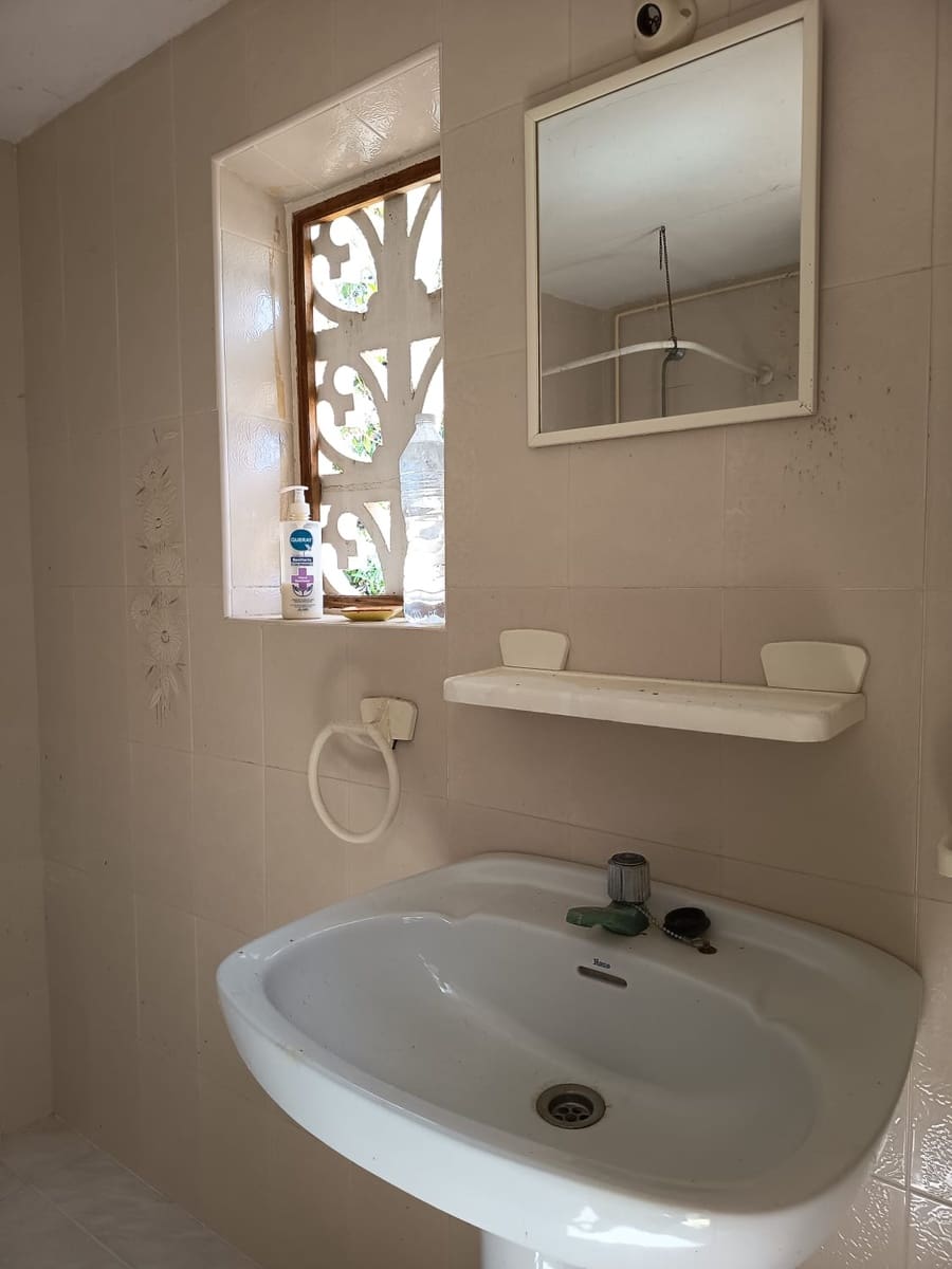 3 sypialnia Willa na sprzedaż w Miasto Alicante / Alacant z basenem garażem - 375 000 € (Ref: 9967978)