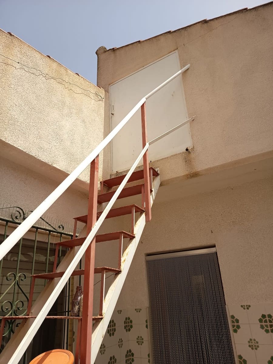 3 sypialnia Willa na sprzedaż w Miasto Alicante / Alacant z basenem garażem - 375 000 € (Ref: 9967978)