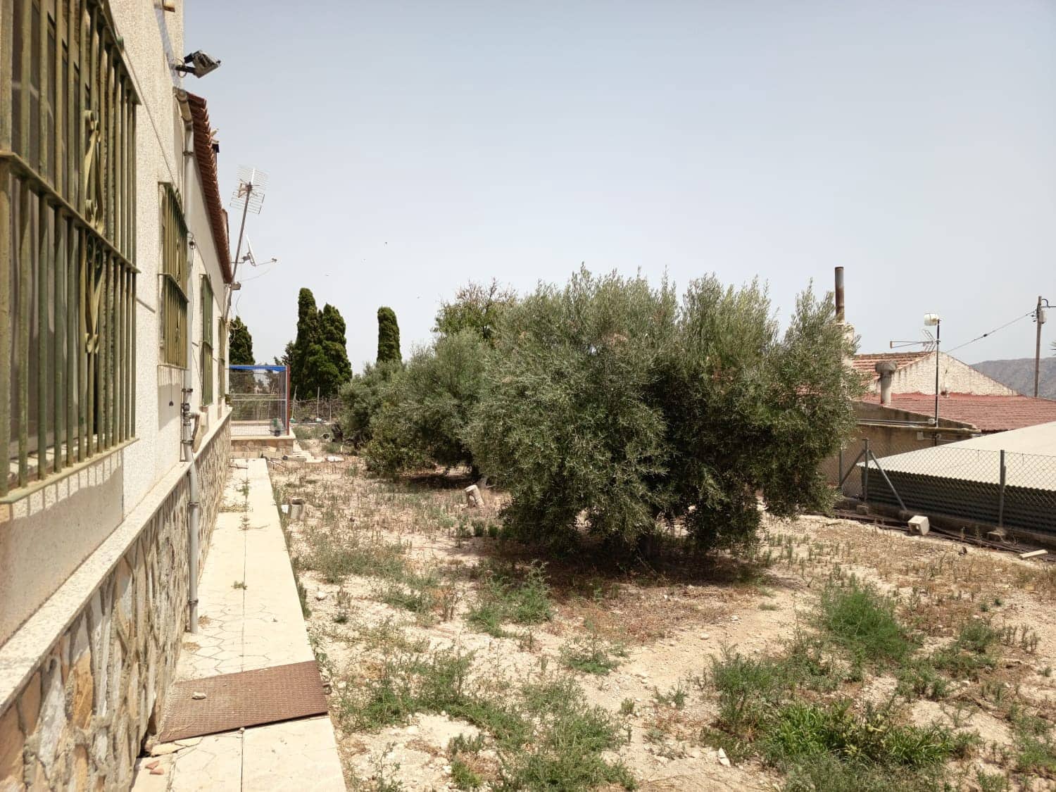 3 sypialnia Willa na sprzedaż w Miasto Alicante / Alacant z basenem garażem - 375 000 € (Ref: 9967978)