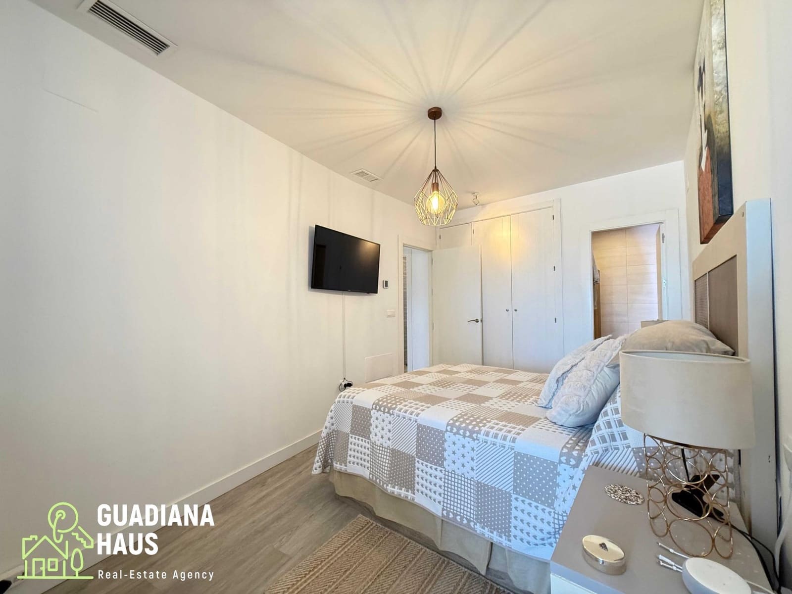 2 slaapkamer Rijtjeshuis te koop in Ayamonte met zwembad garage - € 325.000 (Ref: 10078544)