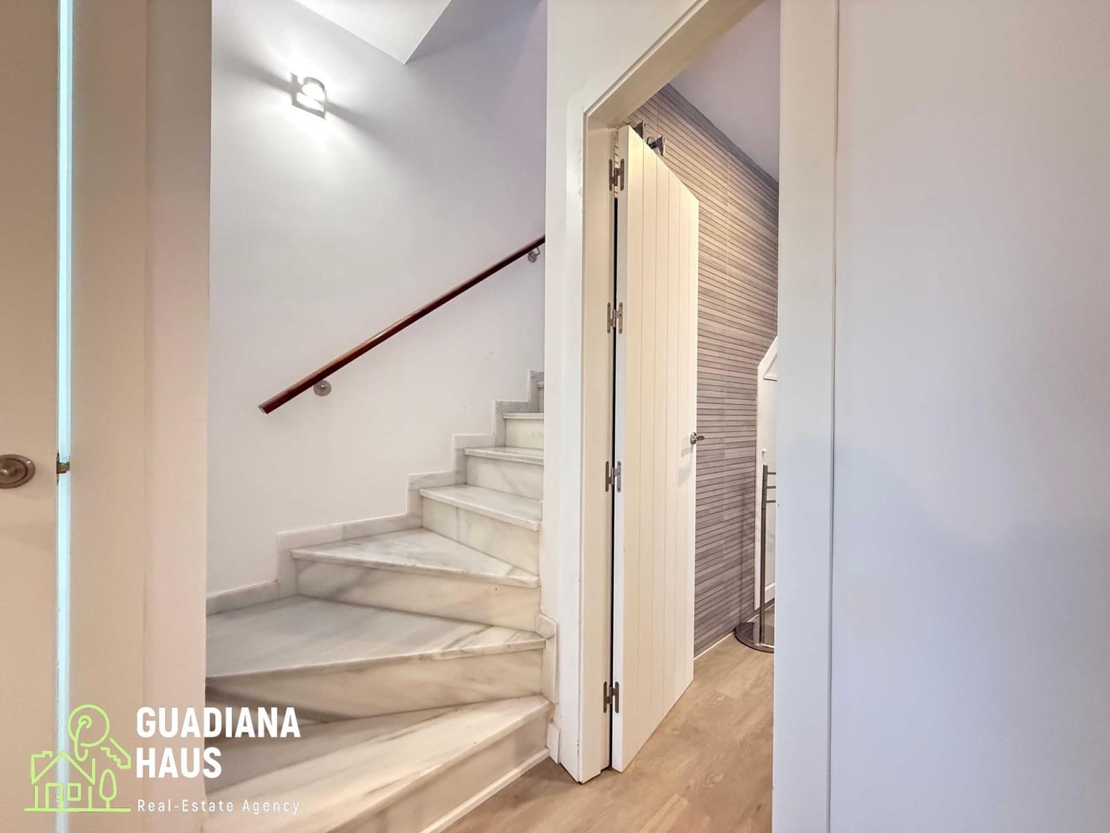 2 slaapkamer Rijtjeshuis te koop in Ayamonte met zwembad garage - € 325.000 (Ref: 10078544)